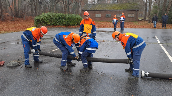 Jugendfeuerwehren: Abnahme Jugendflamme 2 in Eggebek