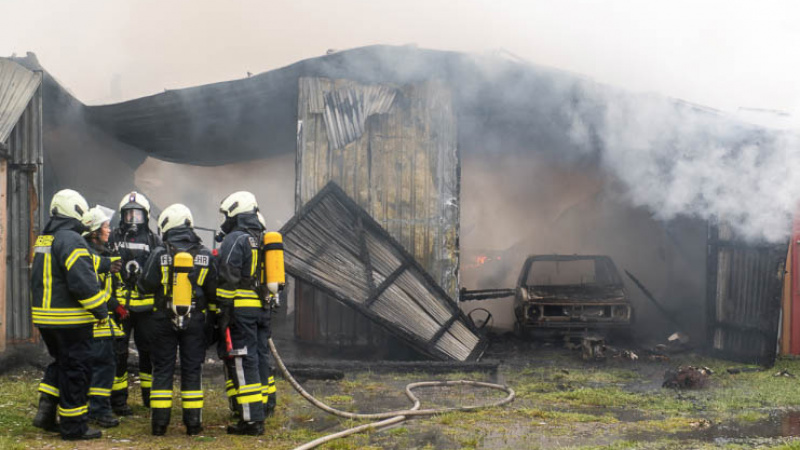 Jübek: Großeinsatz für die Feuerwehr – Mehrzweckhalle in Vollbrand