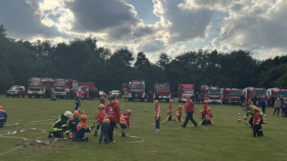 Amtsfeuerwehrtag in Schuby zeigt ganze Bandbreite des Ehrenamtes
